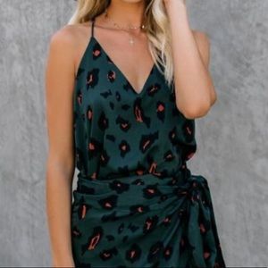 NWT VICI Forest A Glow Racerback Tank